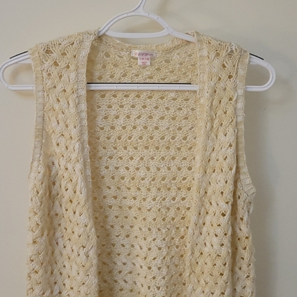 3/$30 XHILARATION Western Boho Crochet Open Front Fringe Waistcoat Sweater Vest - Picture 3 of 8